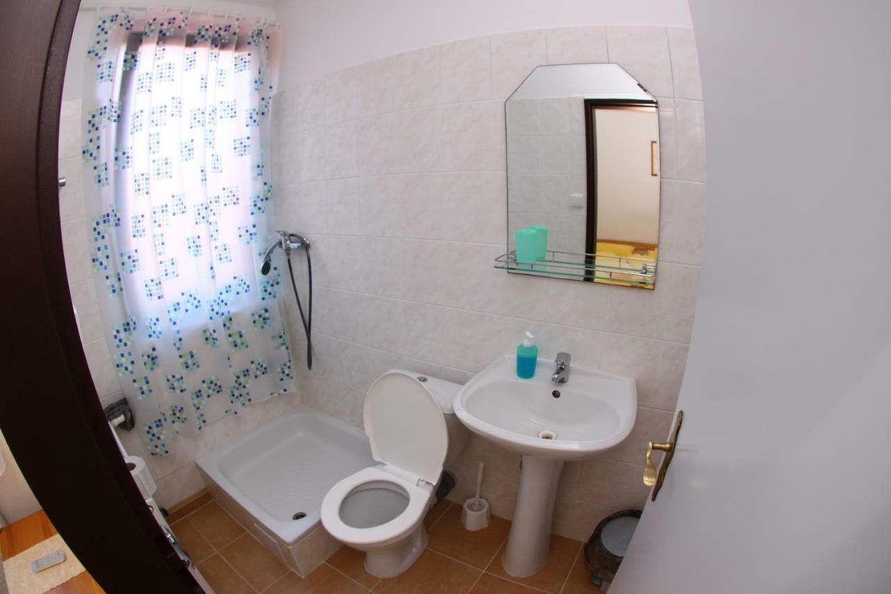 Hotel Yacht Club Barrandov à Kožlí u Orlíka Extérieur photo