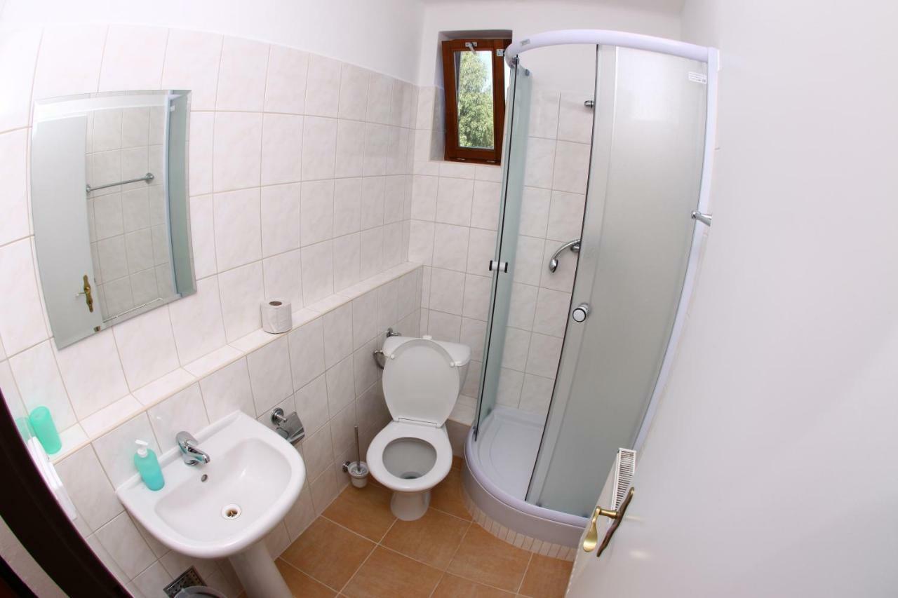 Hotel Yacht Club Barrandov à Kožlí u Orlíka Extérieur photo