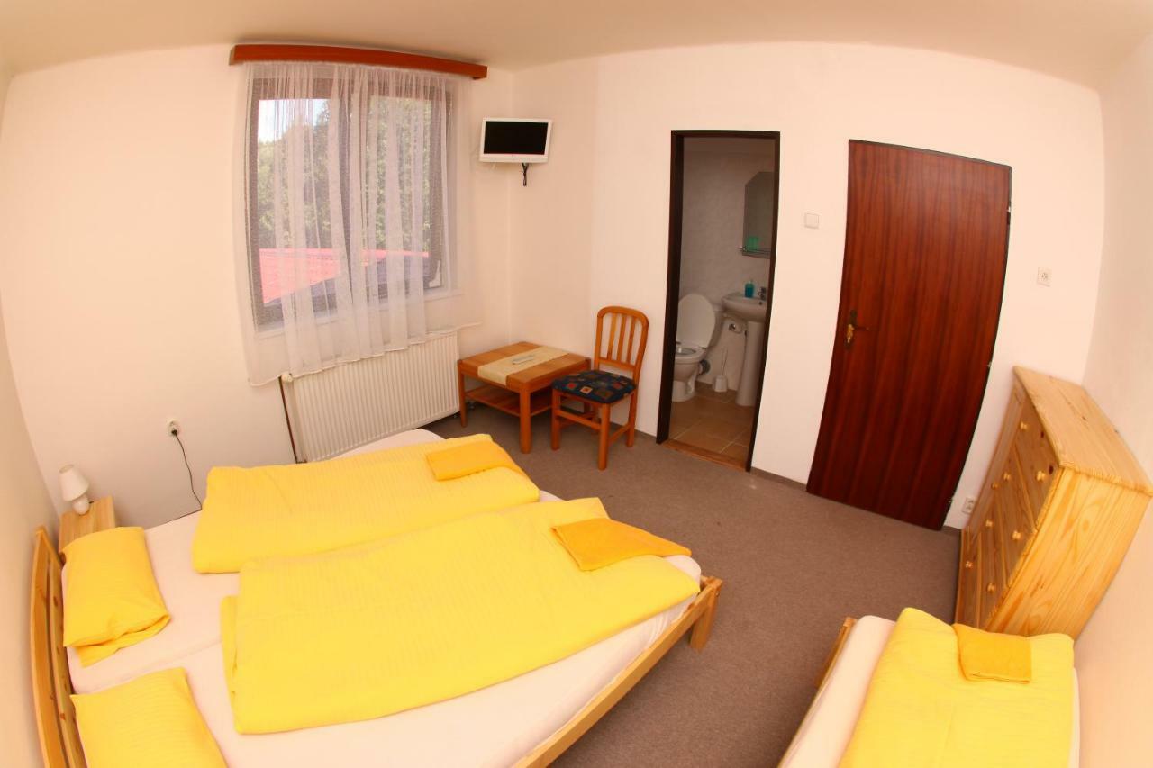 Hotel Yacht Club Barrandov à Kožlí u Orlíka Extérieur photo