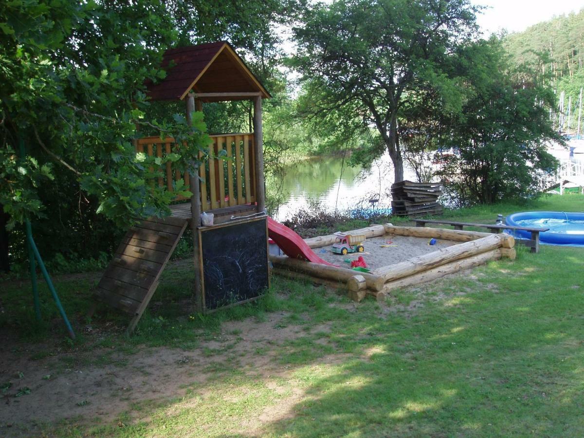 Hotel Yacht Club Barrandov à Kožlí u Orlíka Extérieur photo